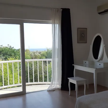 Hotel White